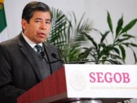 Renuncia Tonatiuh Guillén, titular del Instituto Nacional de Migración
