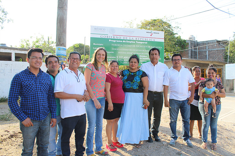 Invierte gobierno federal 337 mil pesos en estufas ahorradoras en Juchitán por gestión de Yarith Tannos