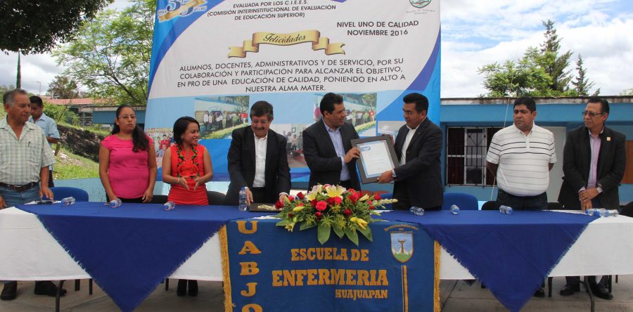 Recibe Enfermería Huajuapan Nivel 1 de Calidad en su Licenciatura