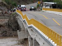 Cierran provisionalmente paso vehicular en puente de Tequisistlán