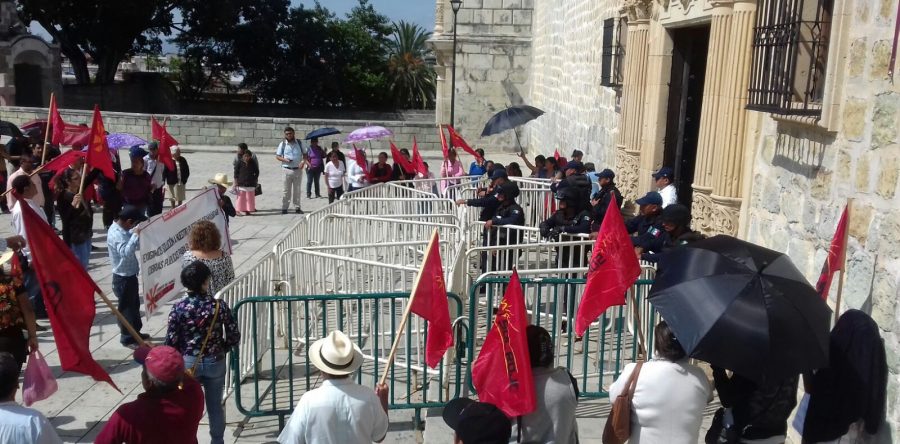 Presiona ‘Sol Rojo’ para obtener prebendas económicas en municipio de Oaxaca de Juárez