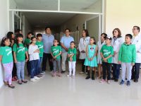 Donan piezas pictóricas al Área de Oncología del Hospital de la Niñez Oaxaqueña