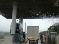 Normalistas de la Mixteca toman caseta de Huitzo