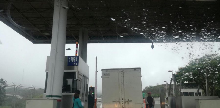 Normalistas de la Mixteca toman caseta de Huitzo