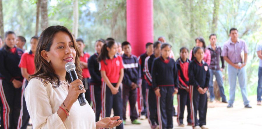 Gestiona Mariana Benítez infraestructura que beneficiará a jóvenes indígenas de la Sierra Norte