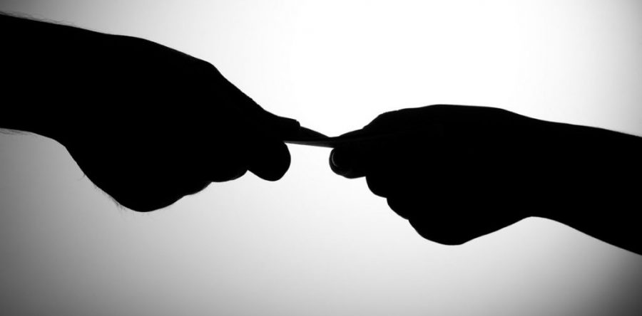 La ominosa corrupción: El comunicador