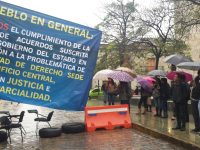 Cierran Av. Independencia, estudiantes exigen diálogo con autoridades