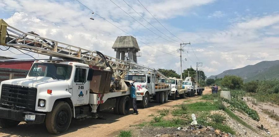 Raúl Cruz  garantiza el vital líquido, con mantenimiento a pozo de la Colonia Calicanto.
