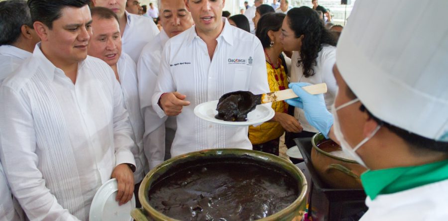 Inaugura Alejandro Murat XII Festival de los Moles