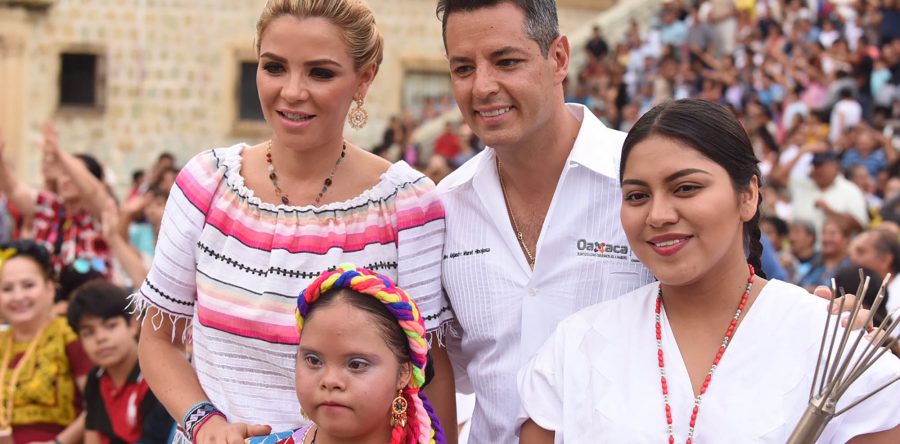 Presentan “Una Guelaguetza muy especial”, en la Plaza de la Danza