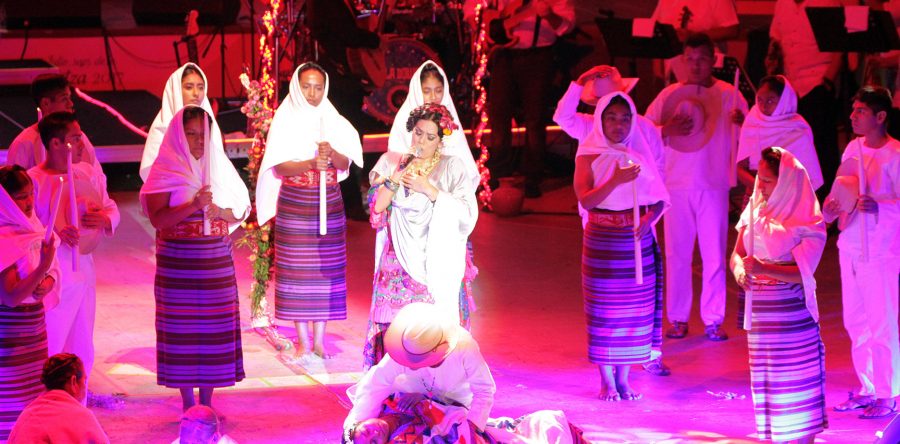 ¡Cautiva concierto de Lila Downs a miles de visitantes!