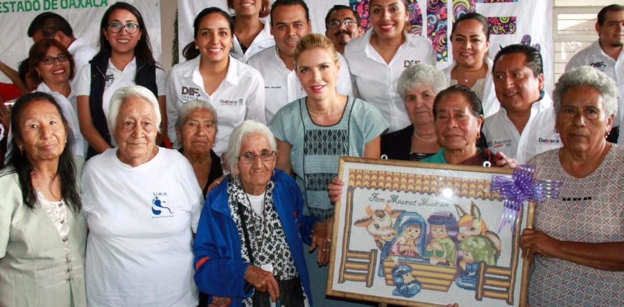 Fortalece DIF Estatal actividades para adultos mayores en Miahuatlán