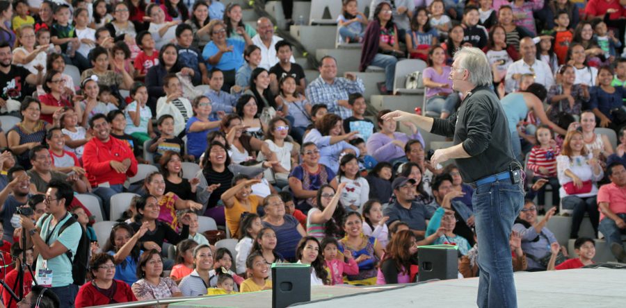 Disfruta público infantil conciertos de Luis Pescetti y Orquesta Primavera