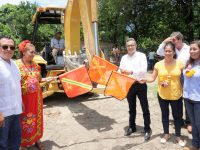 Coloca Carol primera piedra de Casa de Día para adultos mayores en Niltepec