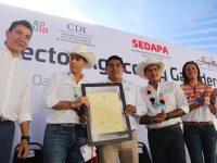 Acompaña Yarith Tannos a gobernador por gira en la Costa