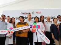 Entrega gobierno del estado ambulancias para la región del Istmo por gestión de Yarith Tannos