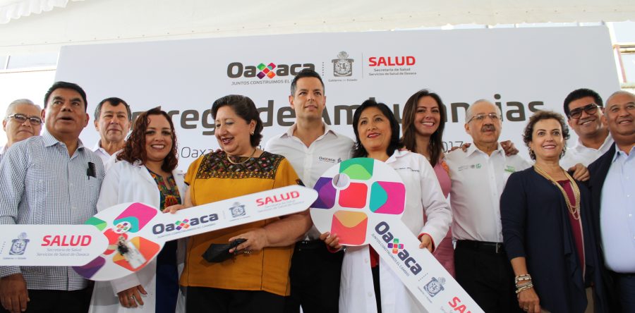 Entrega gobierno del estado ambulancias para la región del Istmo por gestión de Yarith Tannos