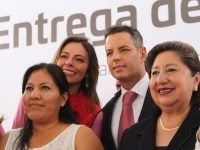 Entregan diputados federales y gobierno, segunda etapa de ambulancias