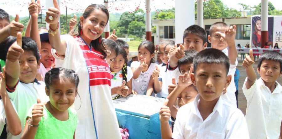 Con acciones de gestoría beneficia Mariana Benítez a comunidades del Bajo Mixe