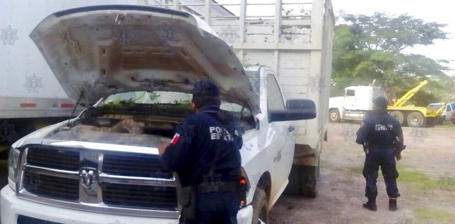 Localiza Policía Estatal vehículo abandonado con hidrocarburo