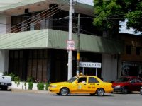 Implementa Comisaría de Vialidad Operativo Taxi Seguro