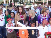 Estudiantes de primaria de Buena Vista Santiago Tlazoyaltepec cuentan con espacio digno que contribuye a su aprendizaje: Mariana Benítez