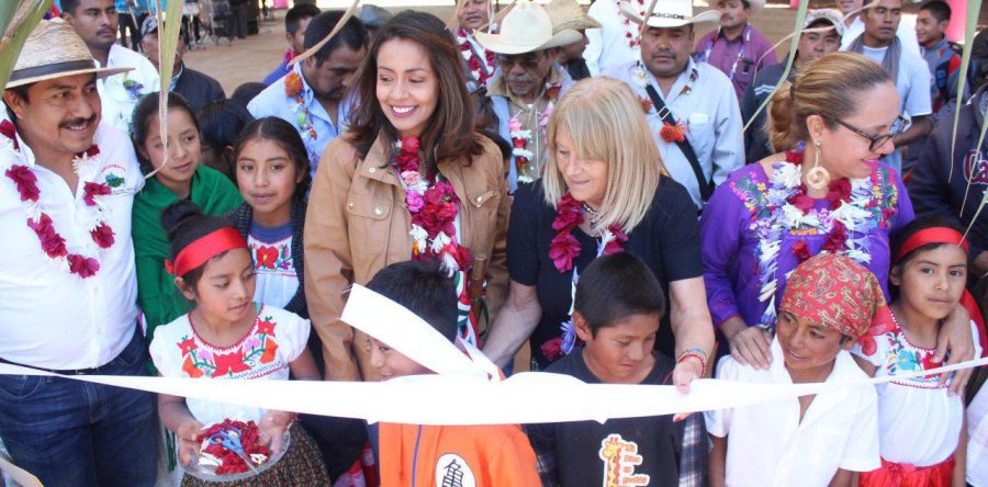 Estudiantes de primaria de Buena Vista Santiago Tlazoyaltepec cuentan con espacio digno que contribuye a su aprendizaje: Mariana Benítez