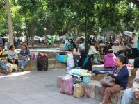 Desalojados de la Vicente Guerrero se refugian en el Zócalo de la Ciudad