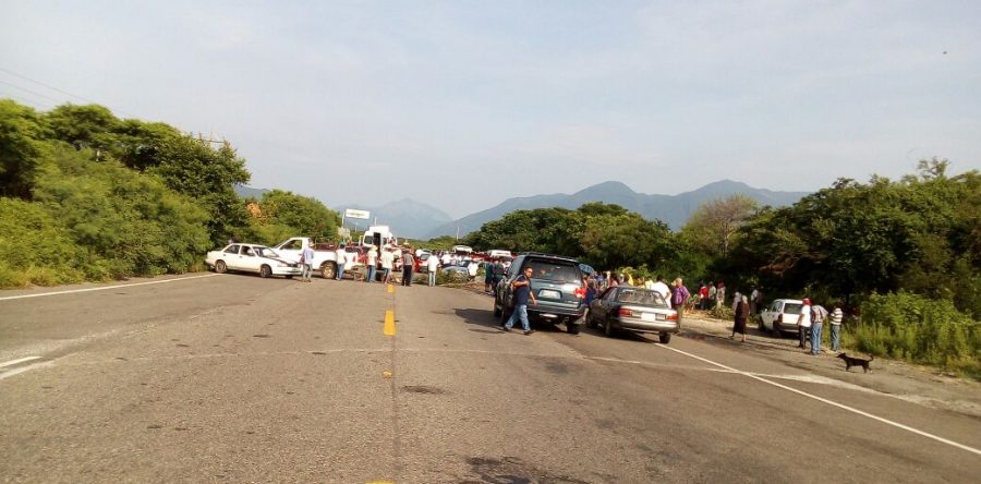 Tres bloqueos carreteros se presentan en el Istmo.
