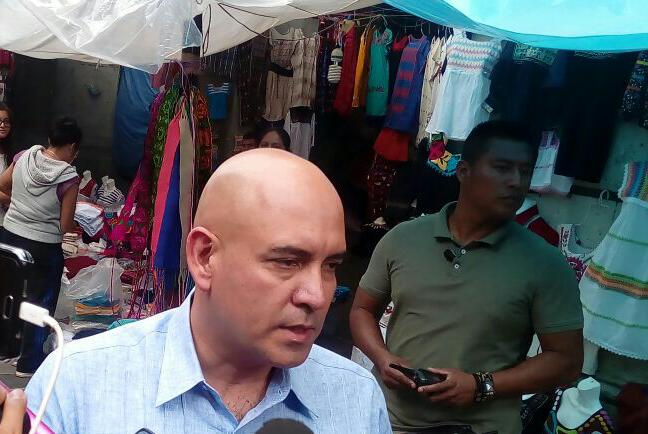 Irritados y con reproches desplazados del FP-14 de Junio reciben a titular de la SSPO en el Zócalo