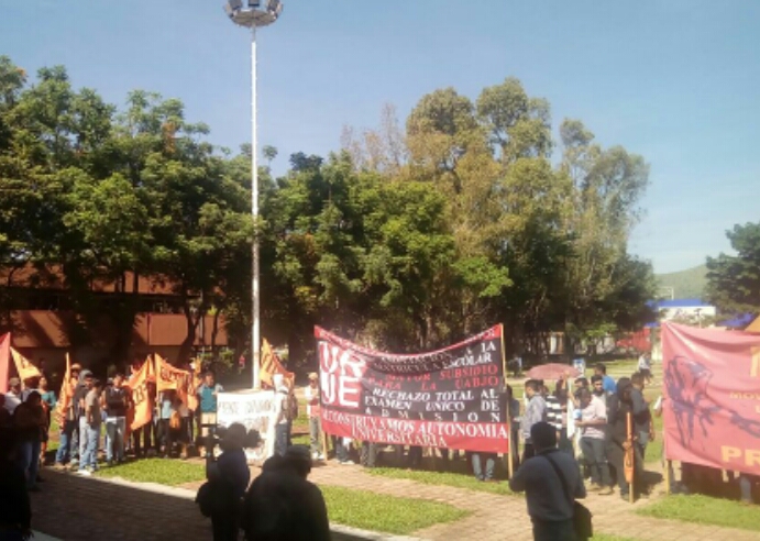 Exige F.O.U-UABJO ampliación de matrícula y presupuesto con manifestación
