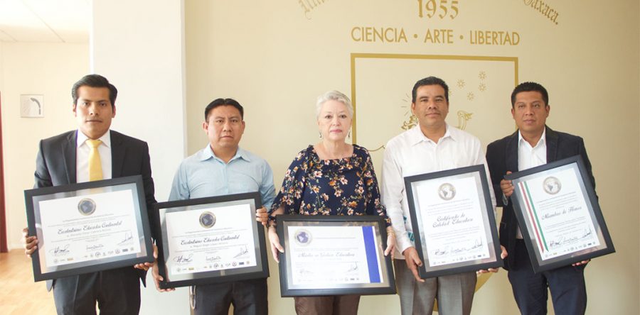 Otorgan a la Dra. Ana Luz Ramos, de UABJO, el Premio EDUCA 2017