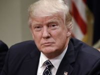 Trump y Macron hablan por teléfono sobre crisis en Venezuela