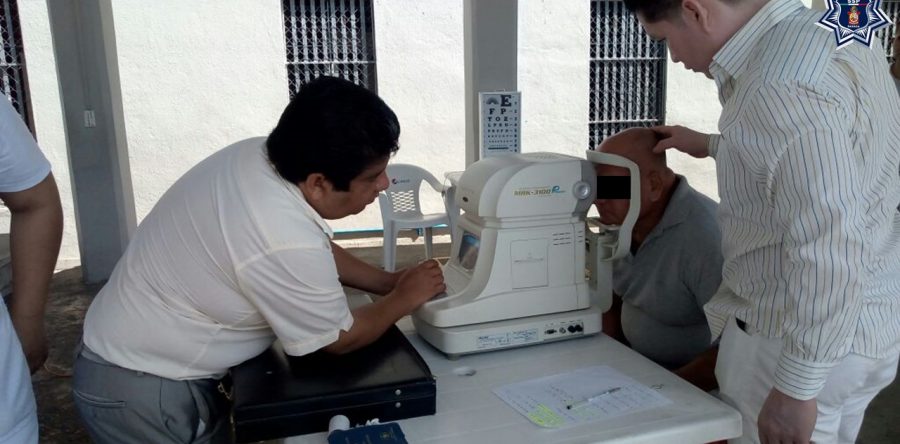Acerca SSPO brigada médica oftalmológica al Centro de Reinserción Social de Tuxtepec