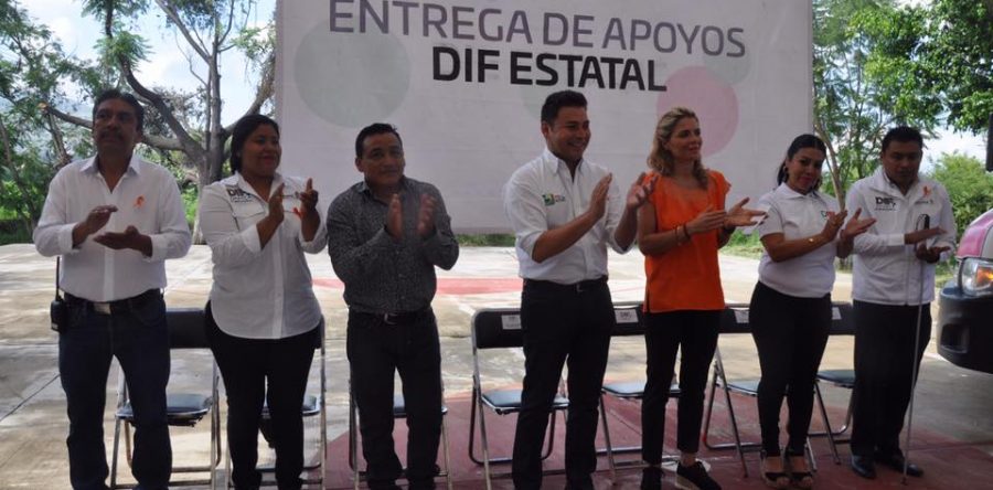 Gobierno Municipal de Santa Lucía del Camino en conjunto con el DIF Estatal, benefician y brindan apoyos a los grupos más vulnerables.