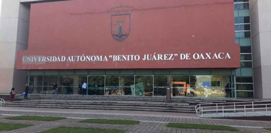 Toman rectoría y anuncian jornada de información para exigir espacios en la UABJO