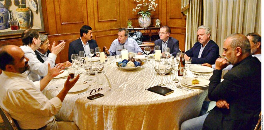 Javier Corral: la foto de “estadista” que estaba buscando: Raúl Castellanos