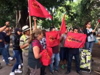 Instala módulo informativo Sol Rojo en el Zócalo.