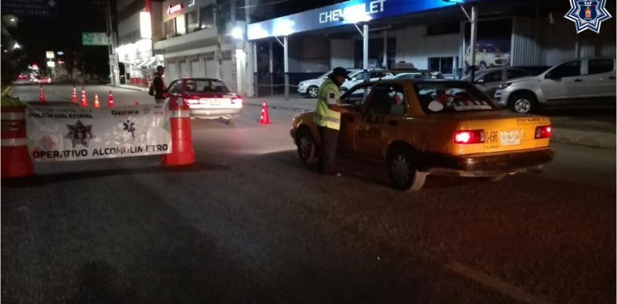 Sanciona Policía Vial a 24 conductores durante Operativo Alcoholímetro