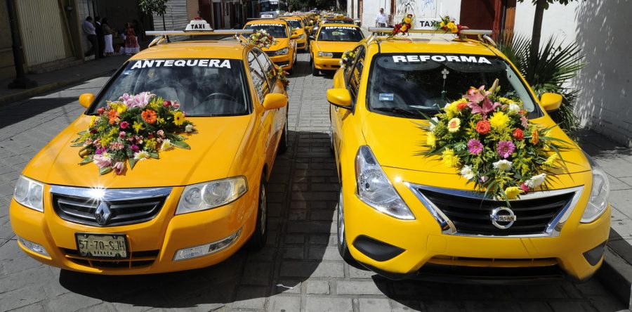 Felicita Hernández Fraguas a taxistas de la capital