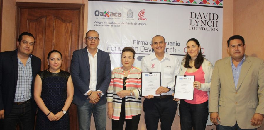 Para atender necesidades psicosociales de estudiantes, firman convenio COBAO y la Fundación David Lynch