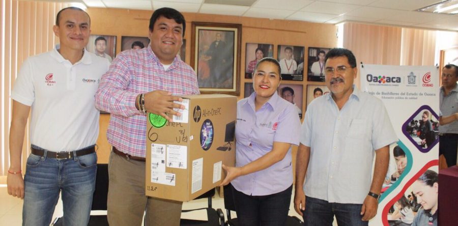 Entrega FUBAO equipos de cómputo para el  fortalecimiento administrativo y académico del COBAO