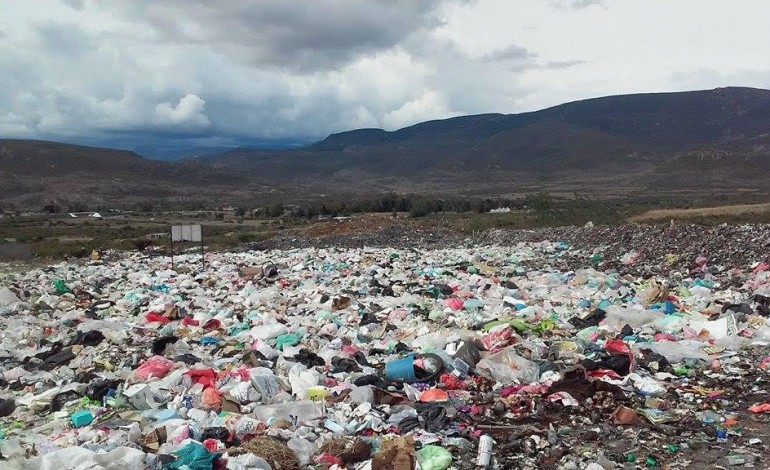 Cierran otra vez el basurero en Zaachila.