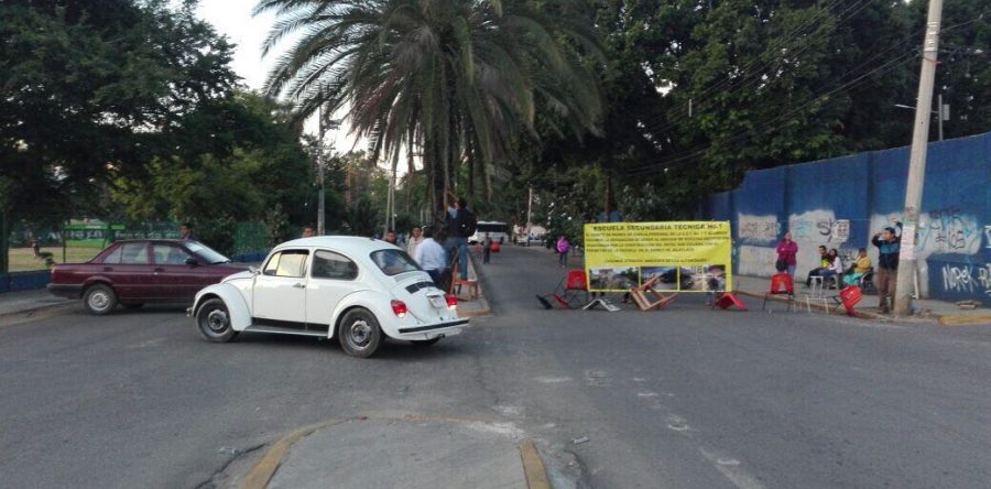 Continúa protesta de la Técnica 1