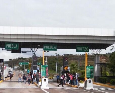 De 50 a 100 pesos piden manifestantes en las Casetas de Huitzo