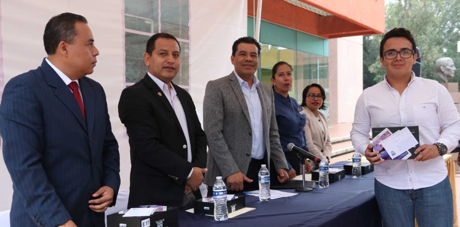 Otorga UABJO 300 tabletas electrónicas al alumnado con mejores resultados