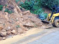 Continúan Gobierno Oaxaca y SCT trabajos en tramos carreteros afectados