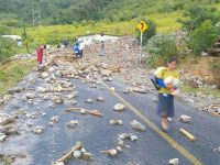 Atiende Gobierno y Ejército Mexicano comunidad de la  Mixteca afectada por lluvias