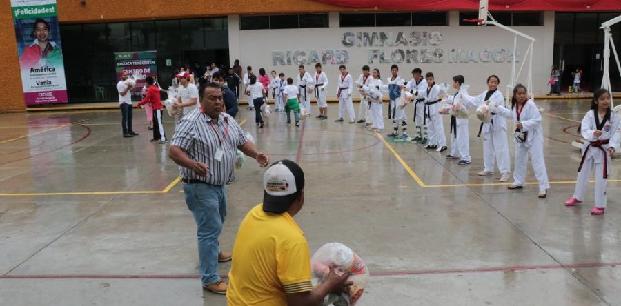 Gimnasio Ricardo Flores Magón se habilita como centro de acopio