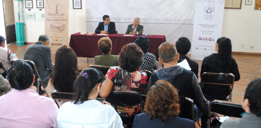 Reconocen trayectoria de tres historiadores oaxaqueños